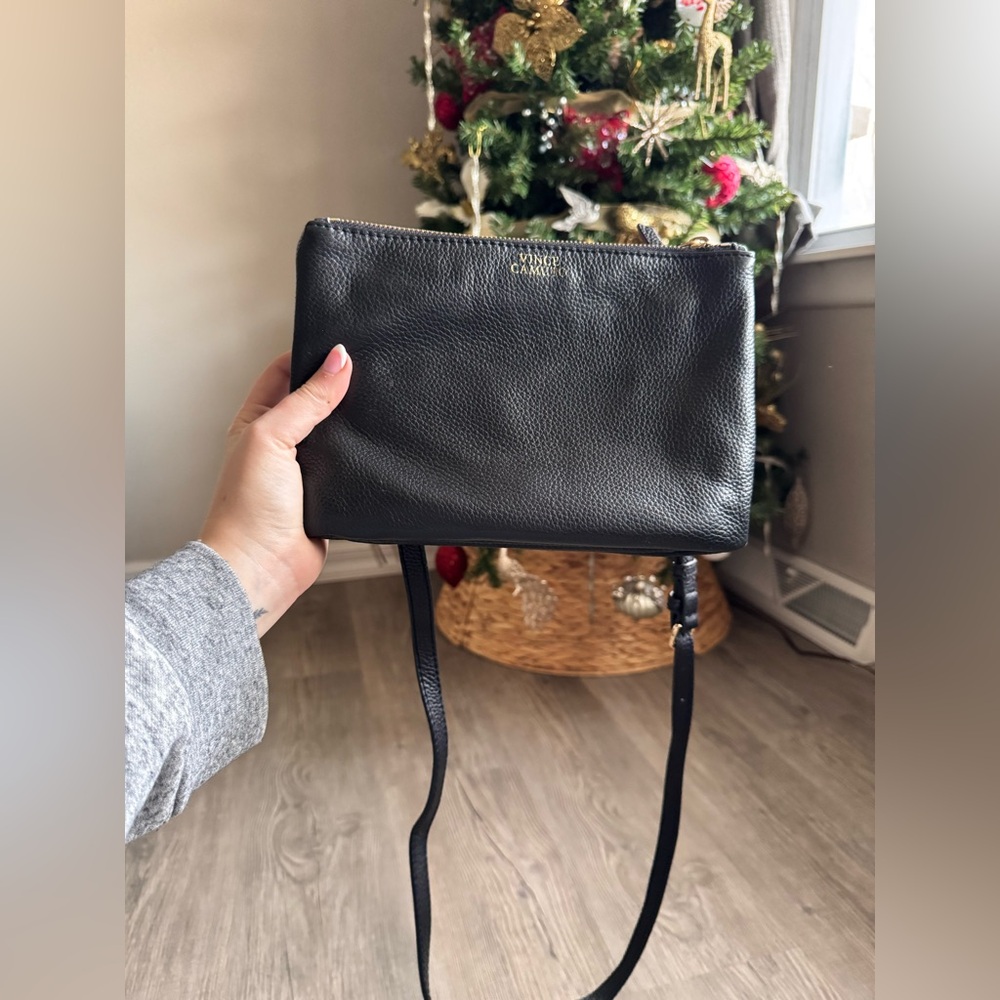 Vince Camuto Amira Crossbody Bag Purse Black Genuine Pebble Leather Gold Tone